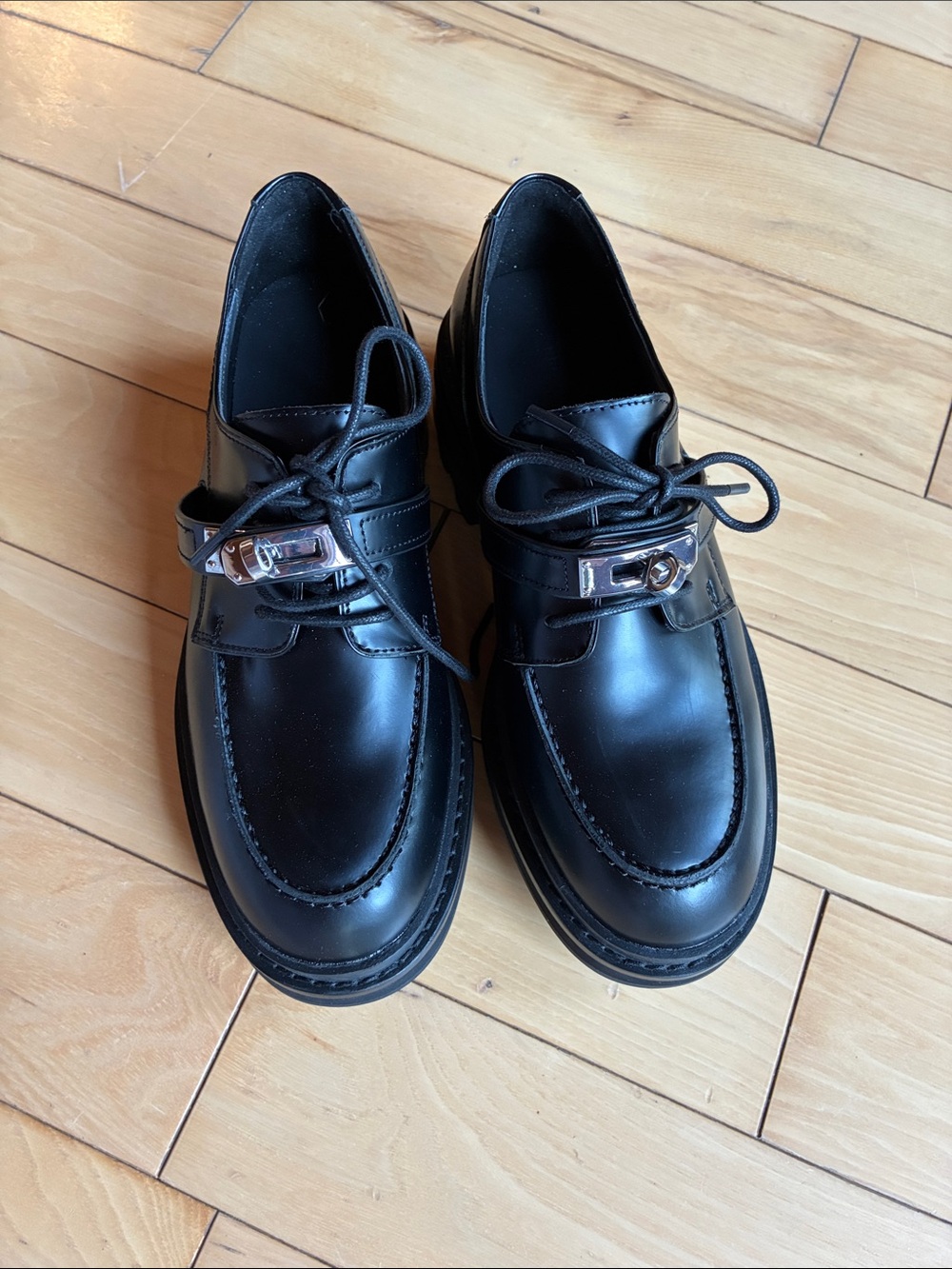 Christine shell lug sole Oxford type lace up